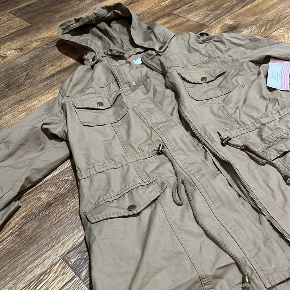 Light Jacket - Picture 4 of 4